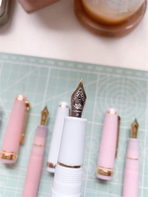 Jinhao 82: First Impressions and Comparison to Sailor PGS.
